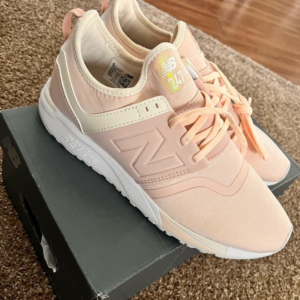 New Balance 247 Sneakers